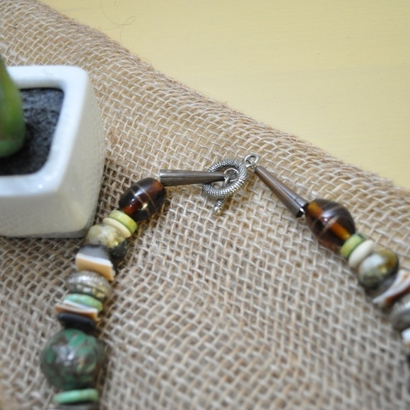 Rock shell necklace - Picture 3 of 3